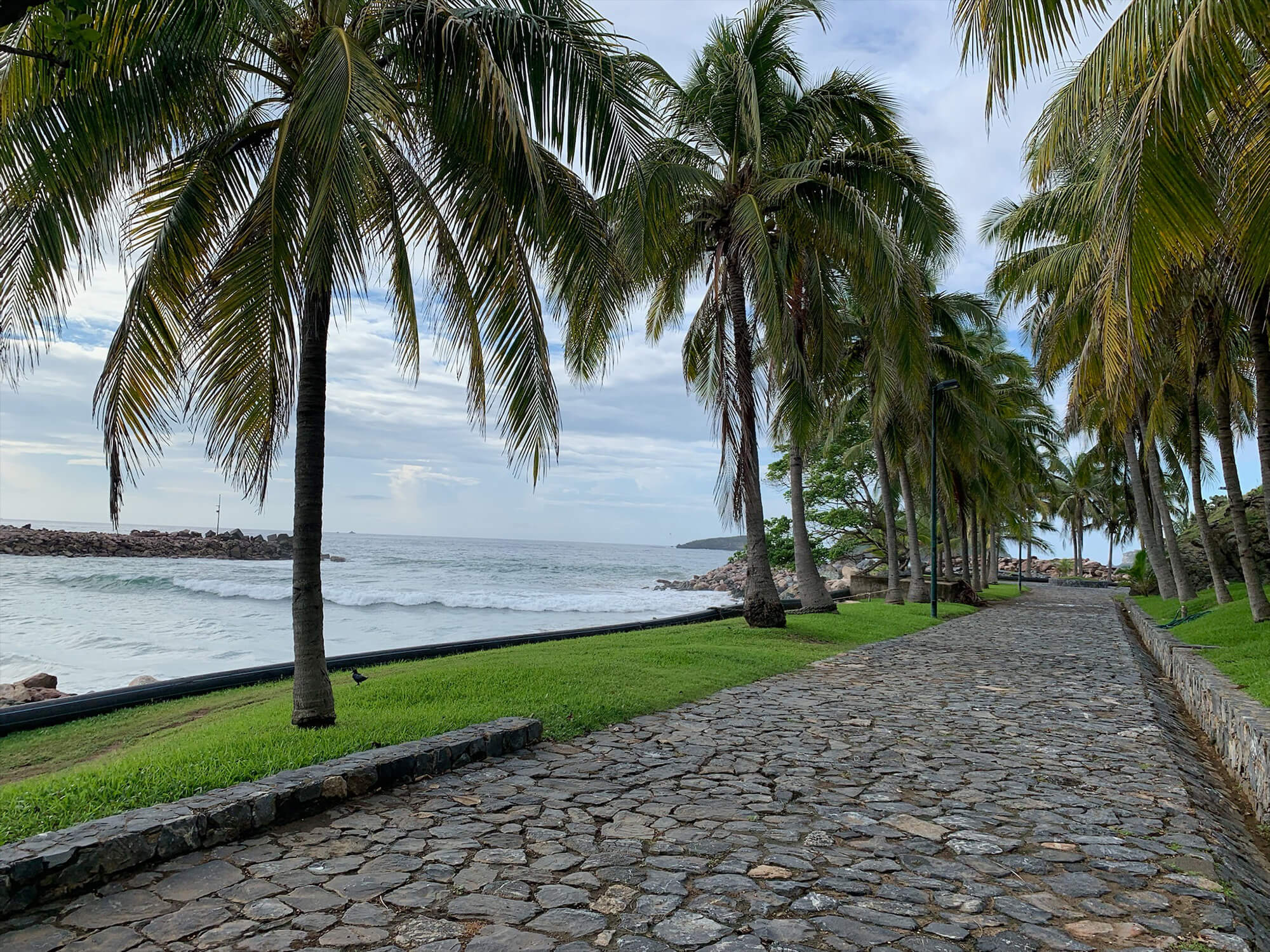 Porto Ixtapa Paseo Marítimo y Playa