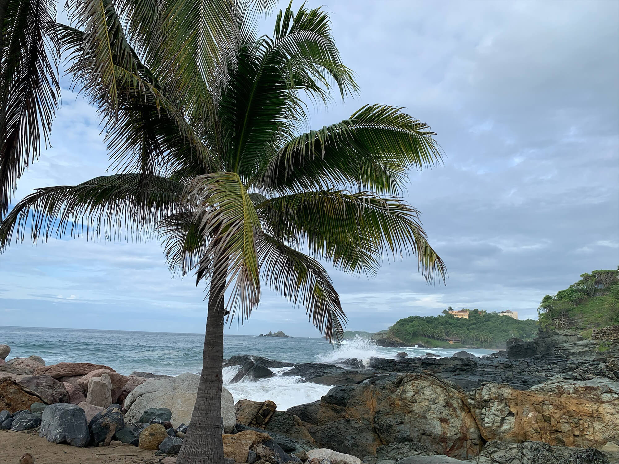 Porto Ixtapa Paseo Marítimo y Playa
